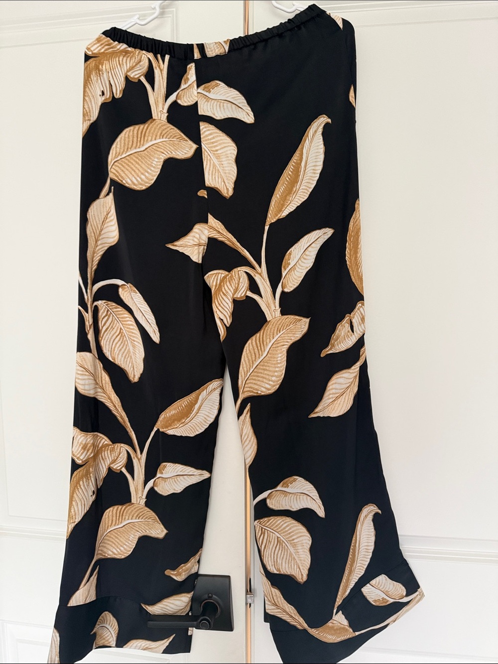 Banana Republic Black and Beige Leaf-Print Wide-Leg 2 piece Set - Picture 8 of 8